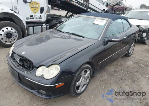 2005 Mercedes-Benz Clk 500 z USA, uszkodzony, nr VIN WDBTK75J75F151454